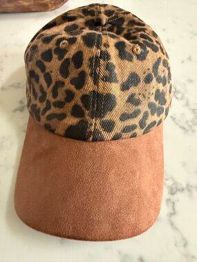 Leopard Print Cap with Suede Brown Brim